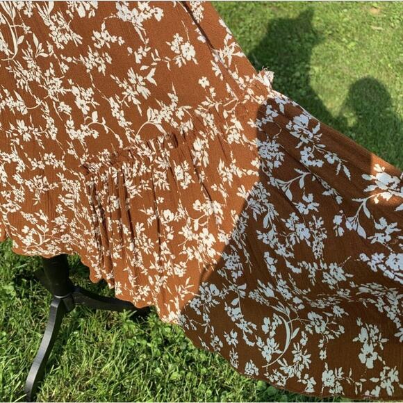 NWT Rylee Anns Dark brown and white V-neck floral mini dress - Picture 8 of 12